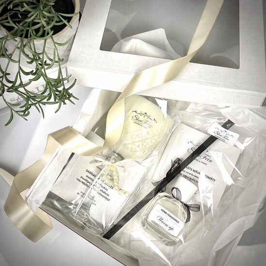 KOMPLEKTS: svece "Milēdija" + aromāts PĒC IZVĒLES