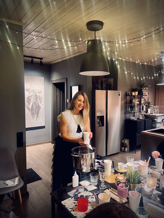 Privāta "CANDLES & WINE" 3 sveču liešanas meistarklase 6 dalībniecēm, IKŠĶILĒ, Tevis izvēlētā dienā